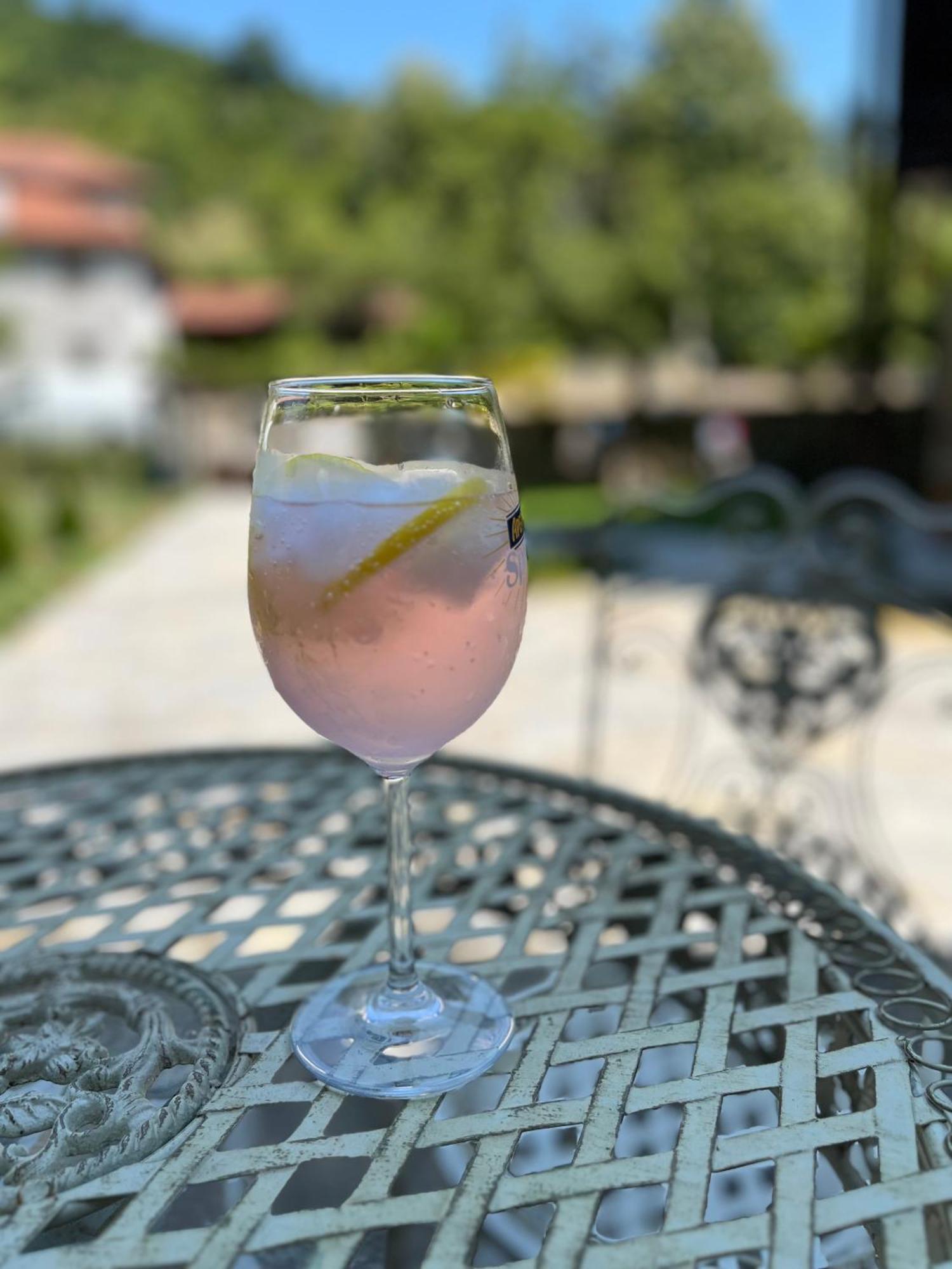Verta House Tryavna Bagian luar foto