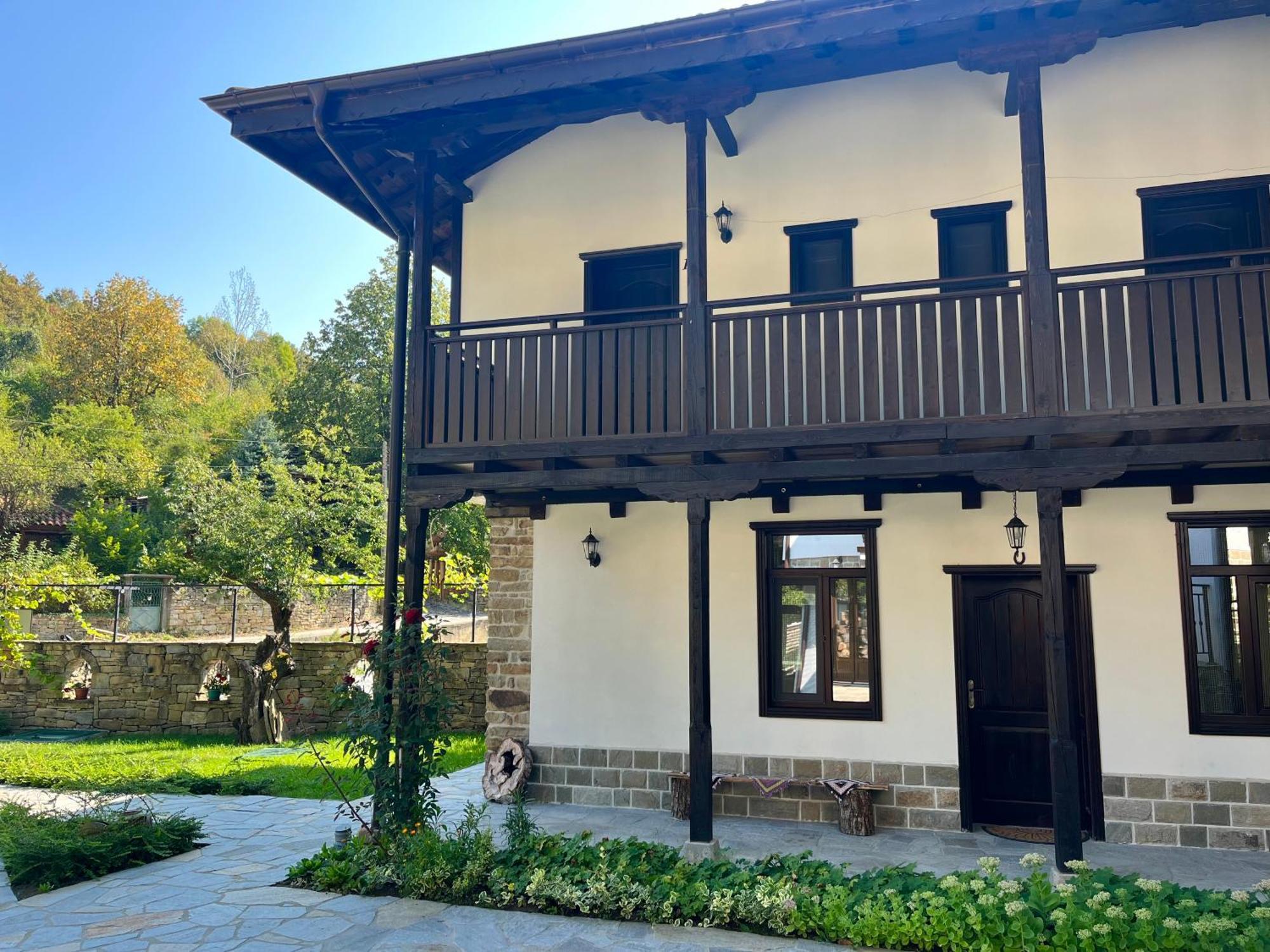 Verta House Tryavna Bagian luar foto
